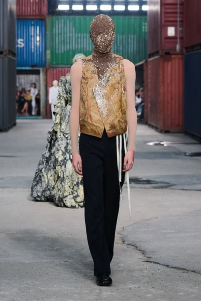Look 24
